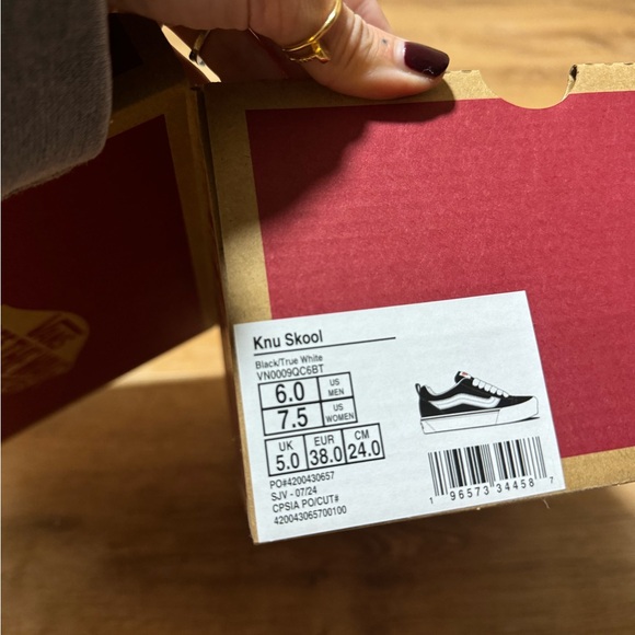 Knu Skool Vans - Picture 4 of 4